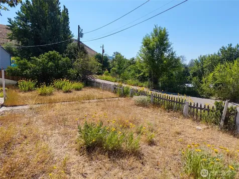 618 Filer Avenue Winthrop WA 98862