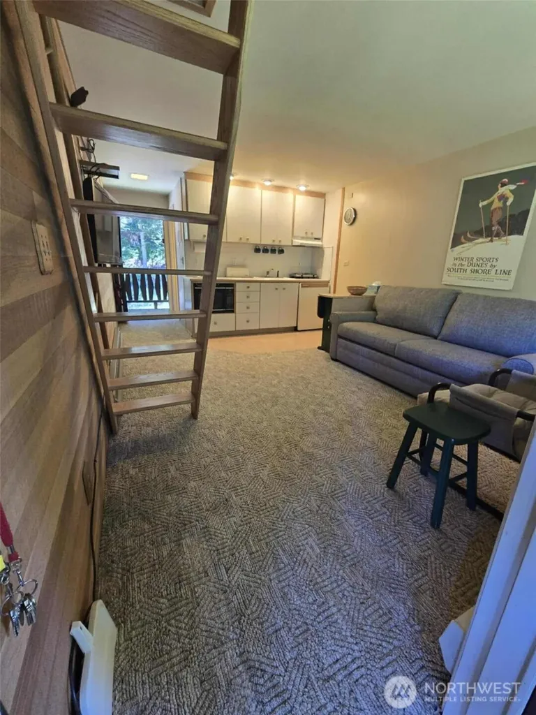 31008 Ski Club Lane Enumclaw WA 98022