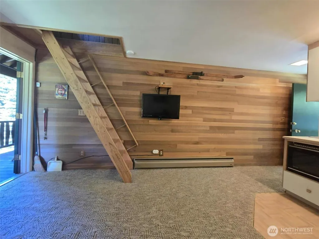 31008 Ski Club Lane Enumclaw WA 98022