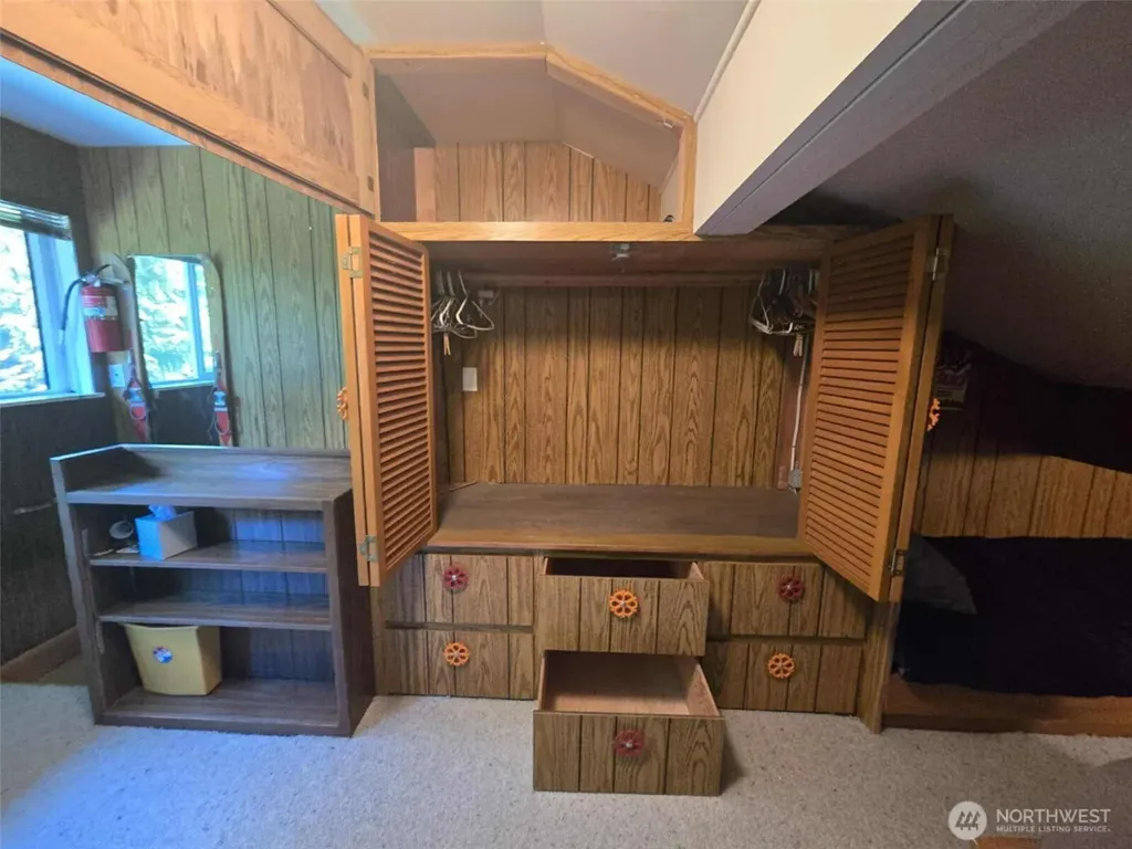 31008 Ski Club Lane Enumclaw WA 98022