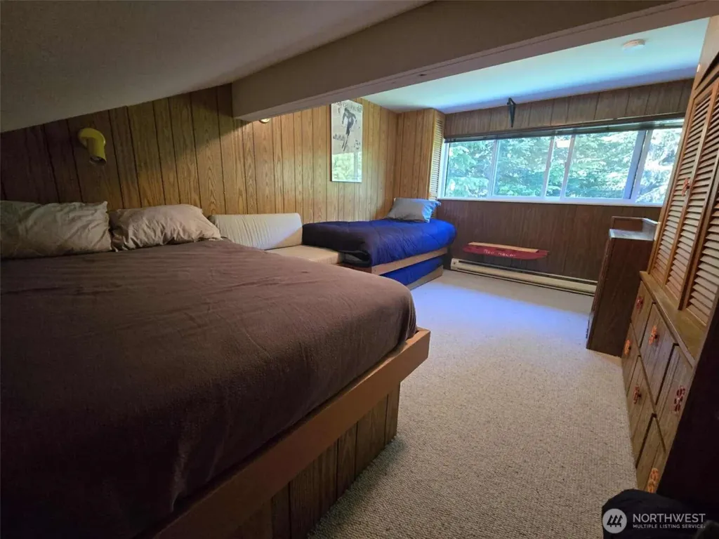 31008 Ski Club Lane Enumclaw WA 98022