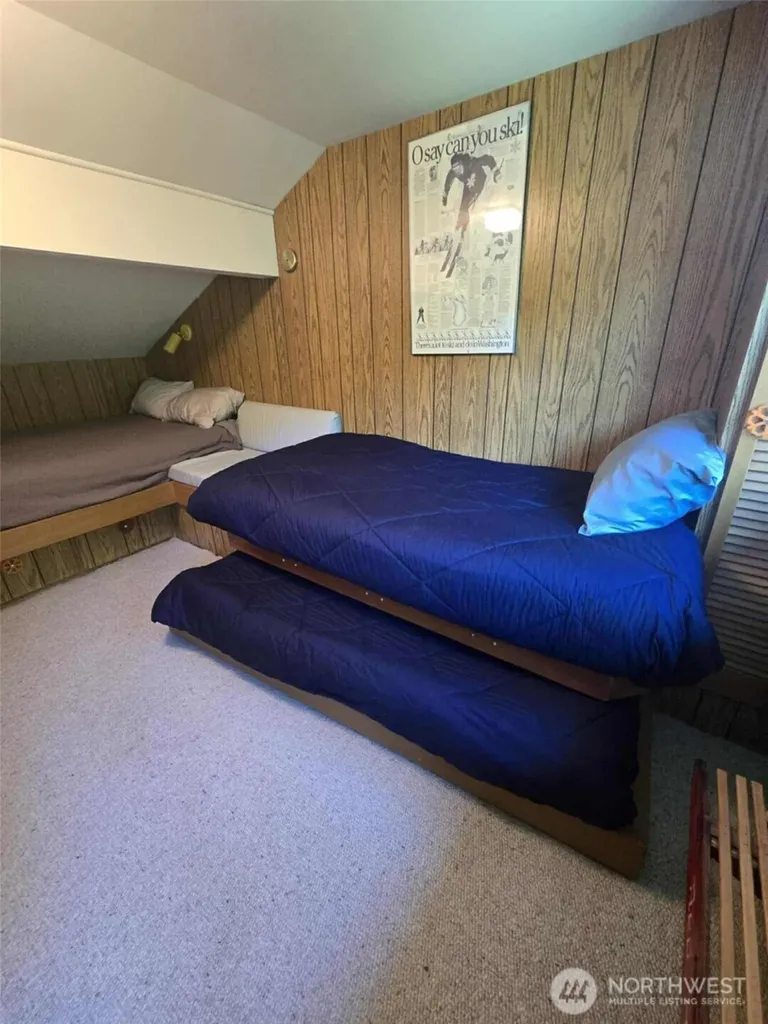 31008 Ski Club Lane Enumclaw WA 98022