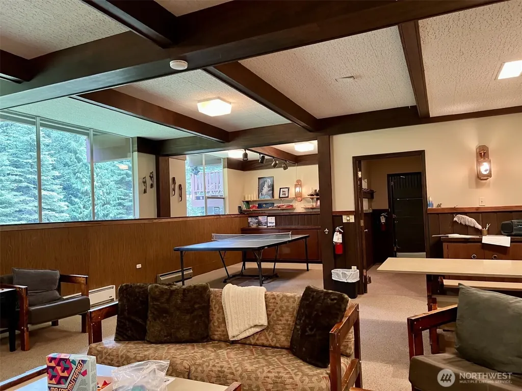 31008 Ski Club Lane Enumclaw WA 98022