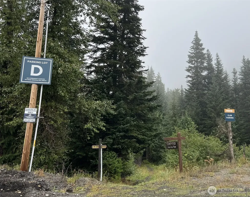 31008 Ski Club Lane Enumclaw WA 98022