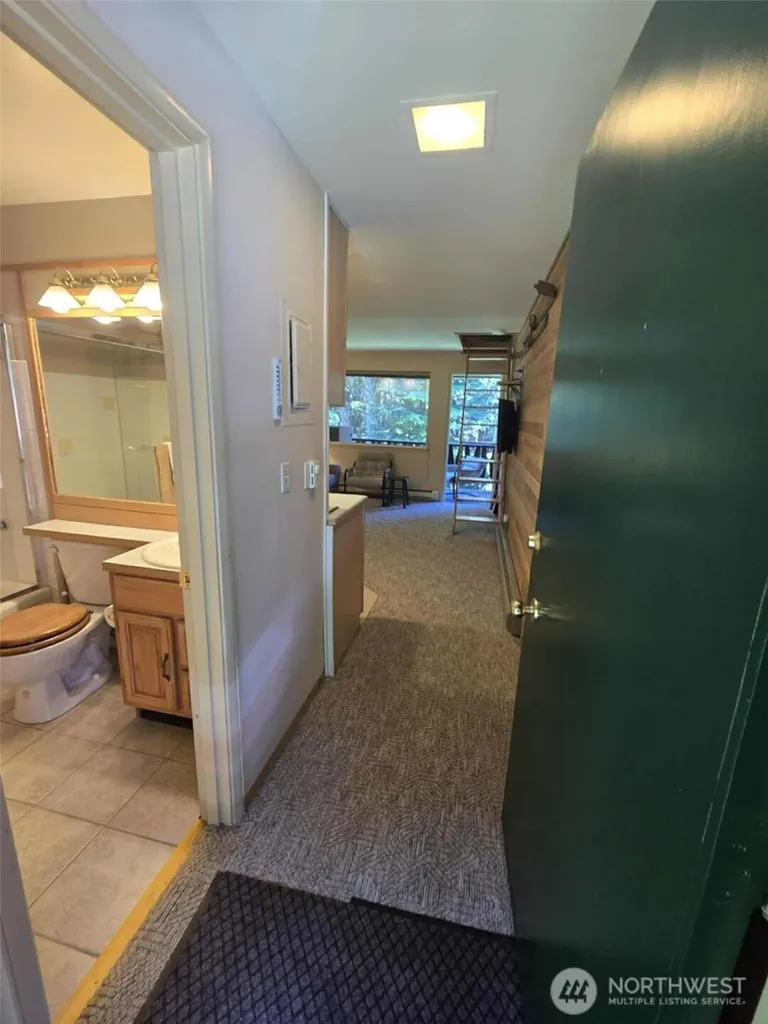 31008 Ski Club Lane Enumclaw WA 98022