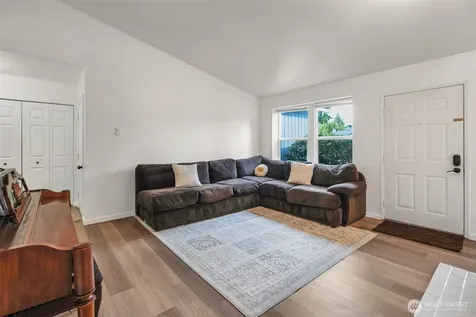 5011 38th Street NE Tacoma WA 98422