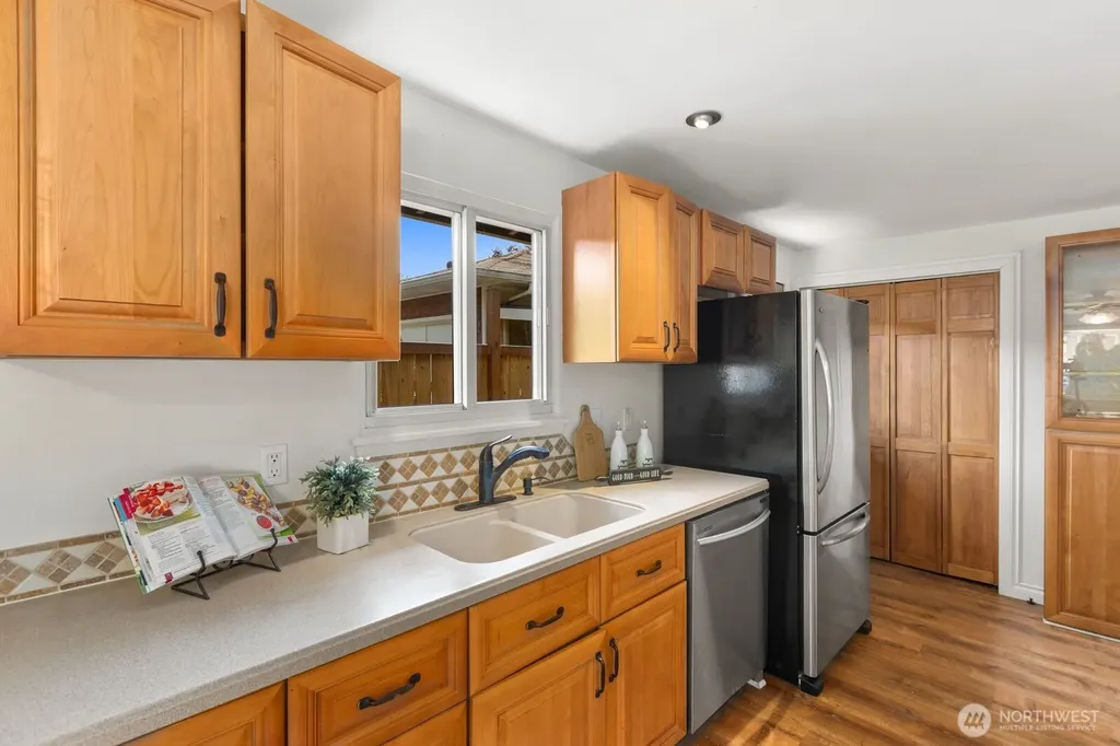 20605 12th Place S Seatac WA 98198