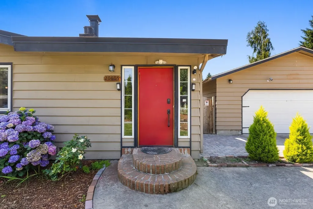 20605 12th Place S Seatac WA 98198