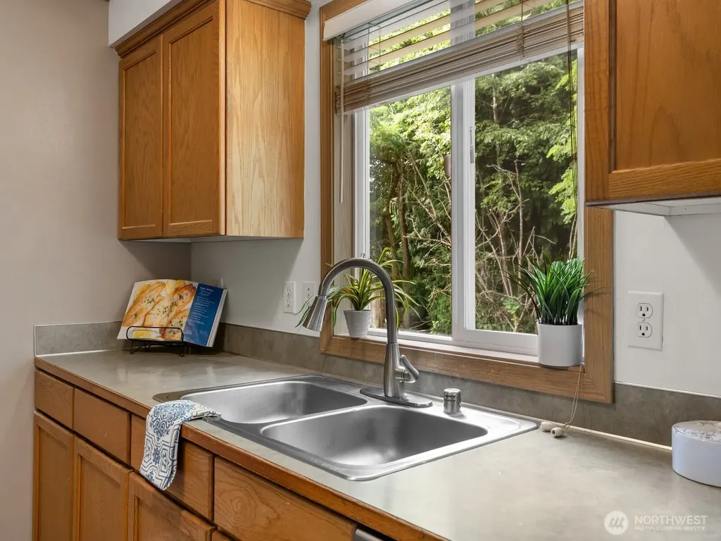 5613 Grove Street Marysville WA 98270