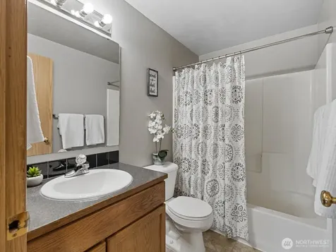 5613 Grove Street Marysville WA 98270