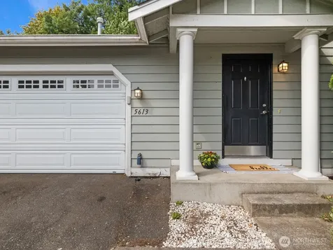 5613 Grove Street Marysville WA 98270