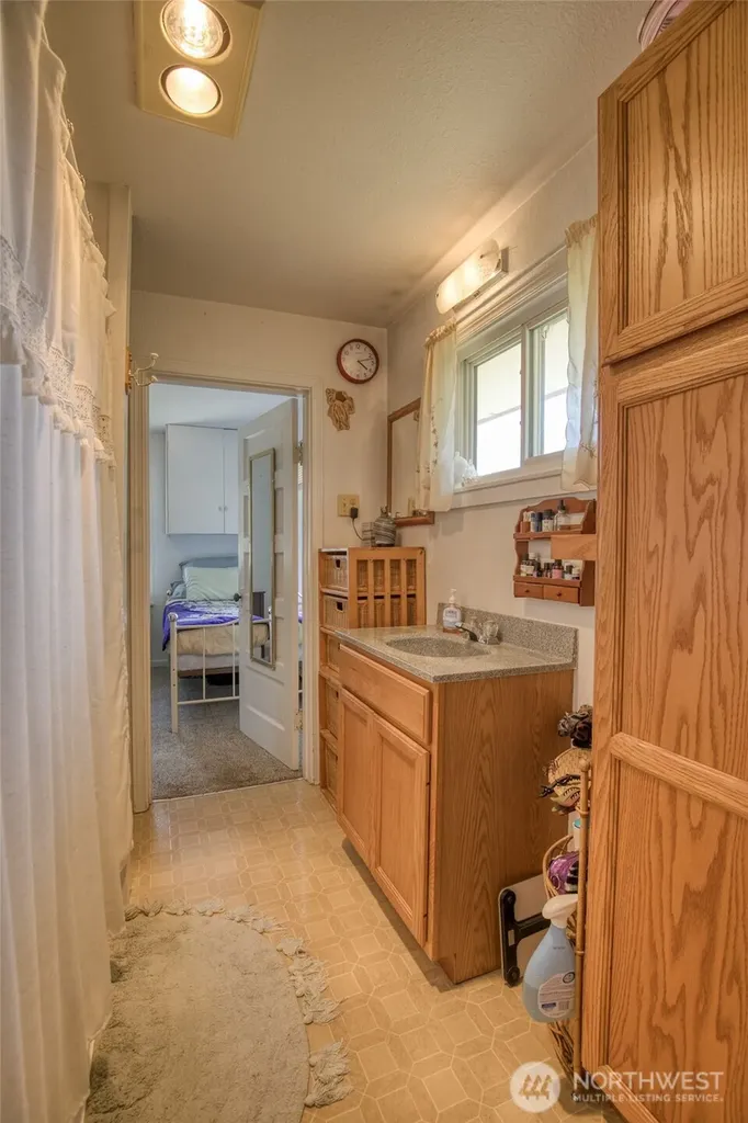 1021 W Stockwell Street Aberdeen WA 98520