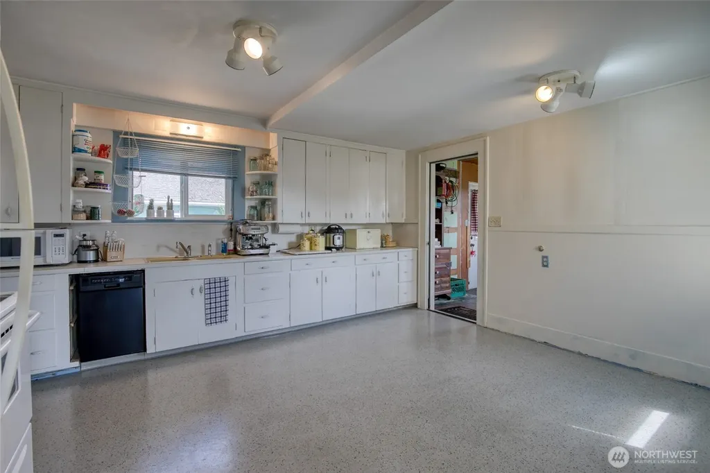 1021 W Stockwell Street Aberdeen WA 98520