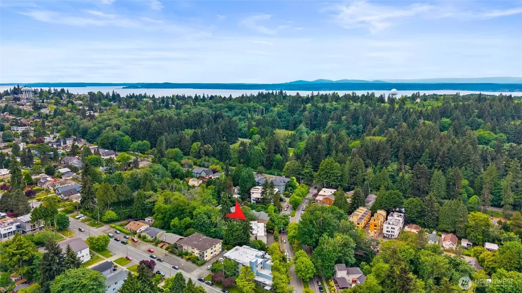 3423 W Government Way Seattle WA 98199