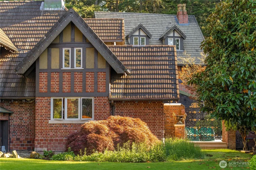 4 Thornewood Lane SW Lakewood WA 98498
