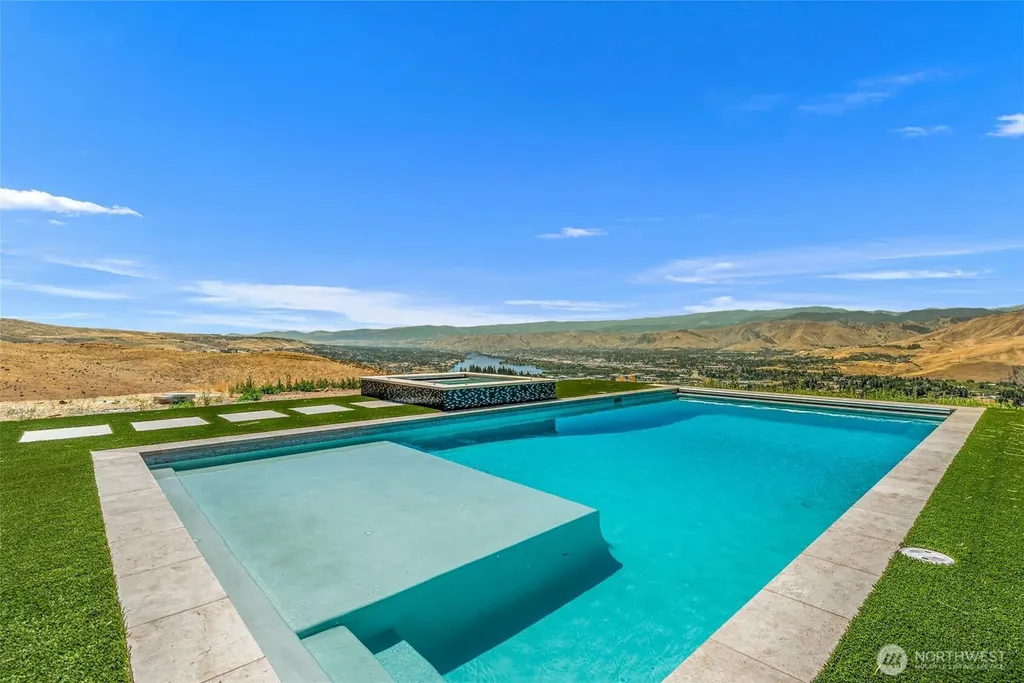 3900 Sky Crest Wenatchee WA 98801