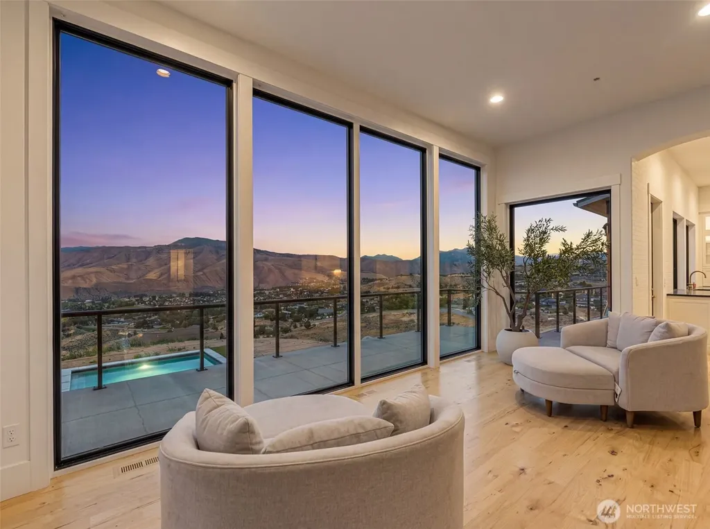 3900 Sky Crest Wenatchee WA 98801