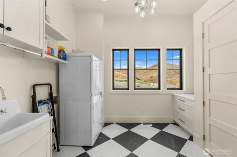 3900 Sky Crest Wenatchee WA 98801