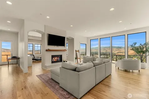 3900 Sky Crest Wenatchee WA 98801