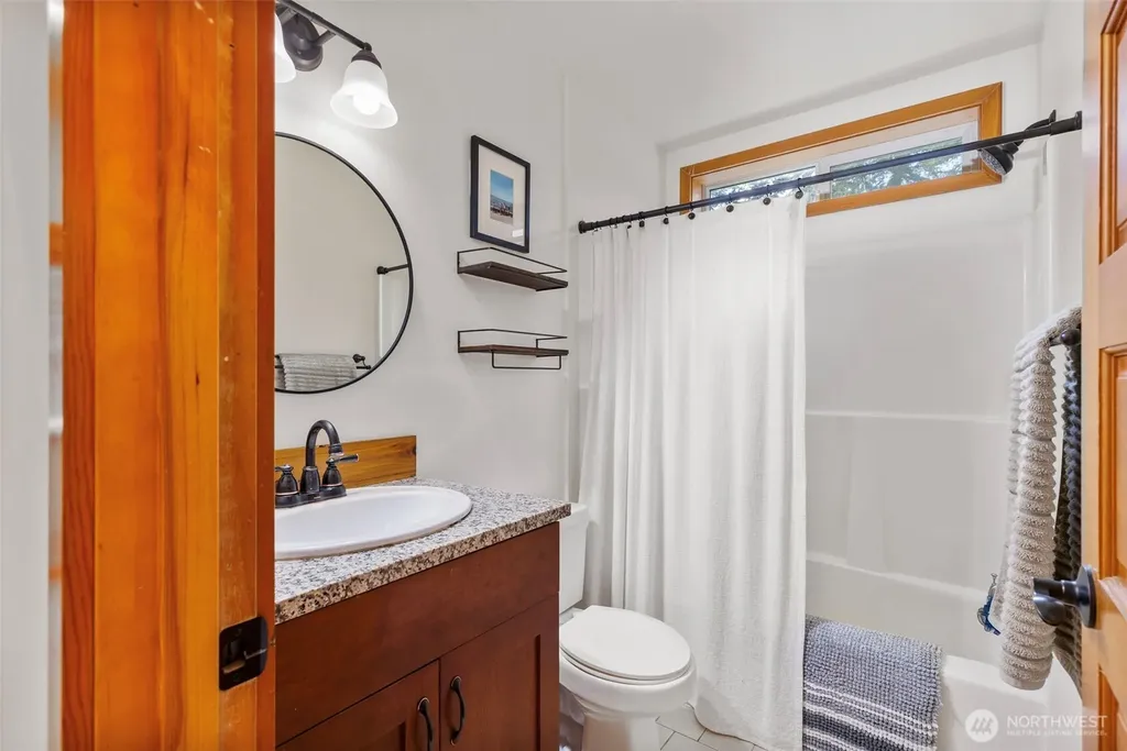 2580 NW Canal View Way Poulsbo WA 98370