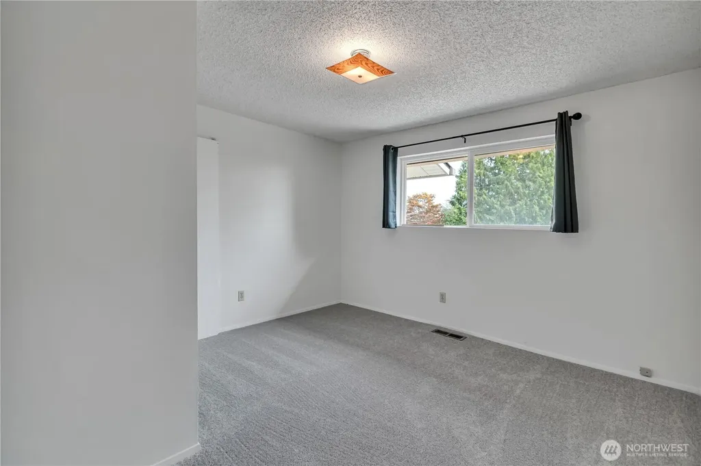 10074 SE 213th Place Kent WA 98031