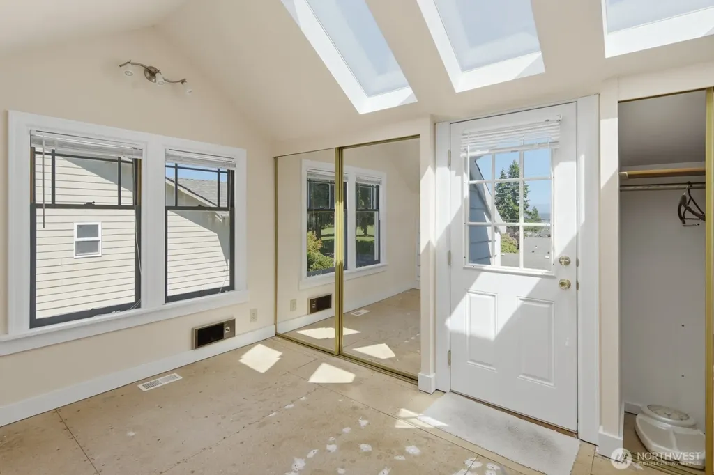 5627 Colby Avenue Everett WA 98203