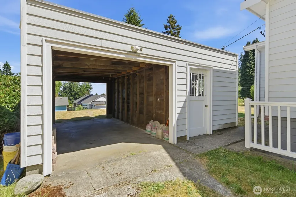 5627 Colby Avenue Everett WA 98203