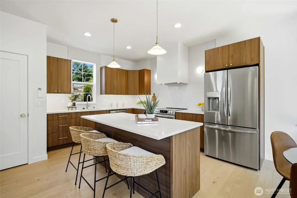 5948 18 Avenue SW Seattle WA 98106