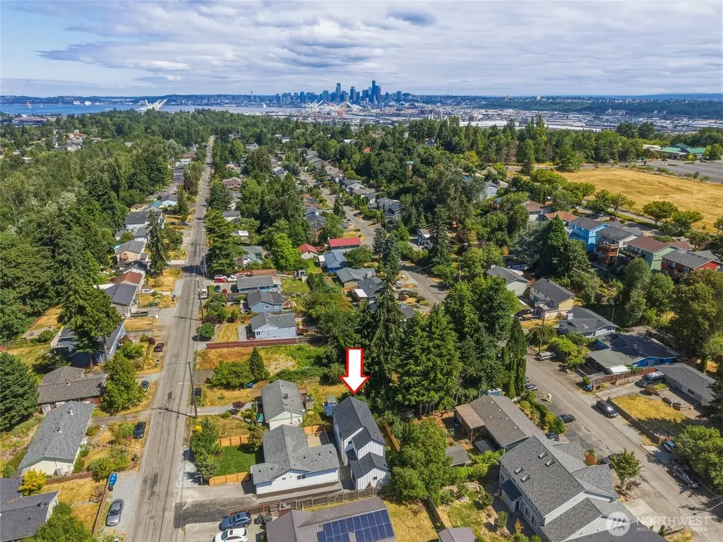 5948 18 Avenue SW Seattle WA 98106