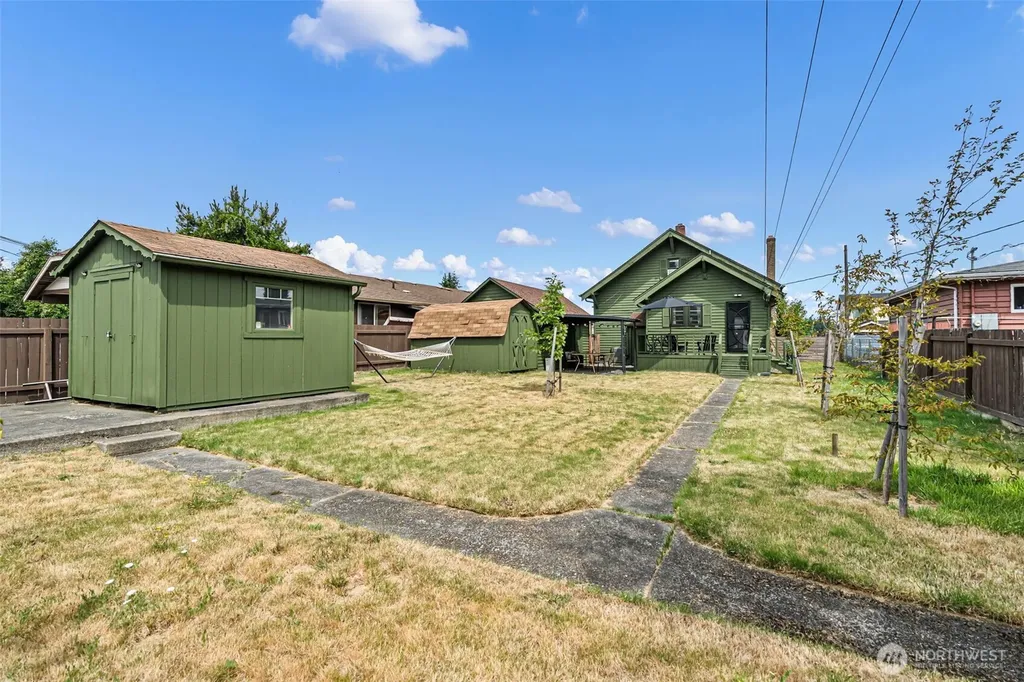 1146 S 34th Tacoma WA 98418
