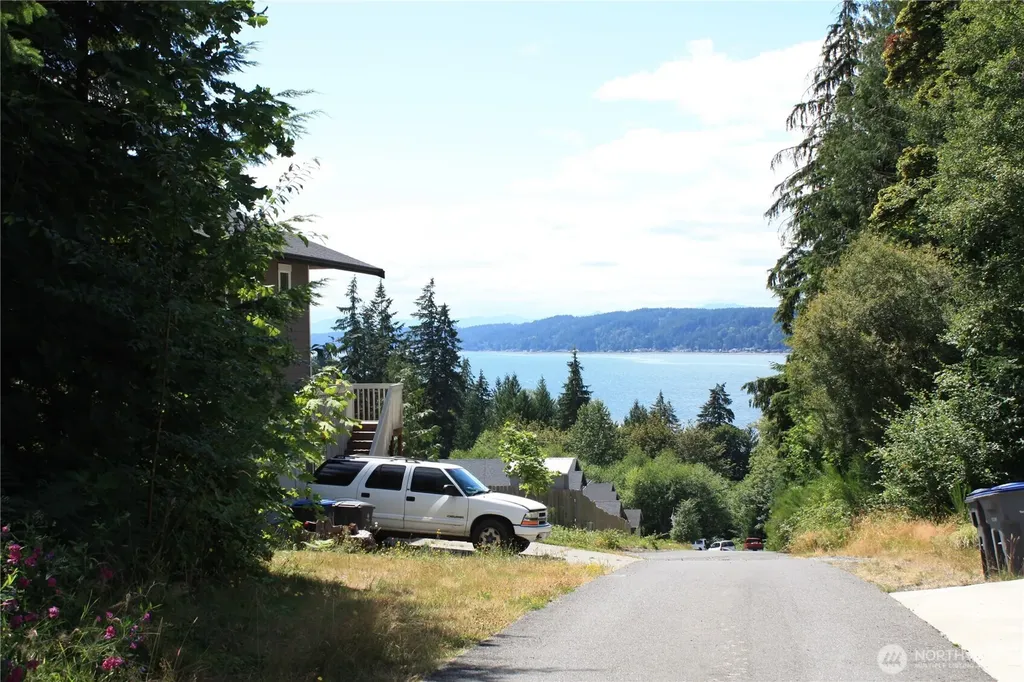 70 E Ellinor Peak Place Belfair WA 98528