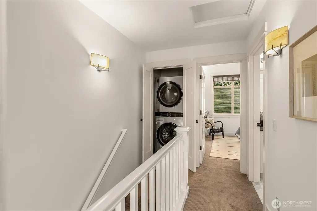 1917 8th Avenue W Seattle WA 98119