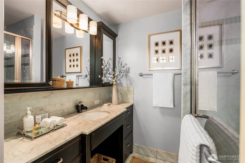 1917 8th Avenue W Seattle WA 98119
