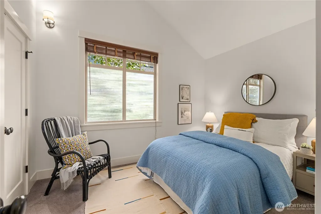 1917 8th Avenue W Seattle WA 98119