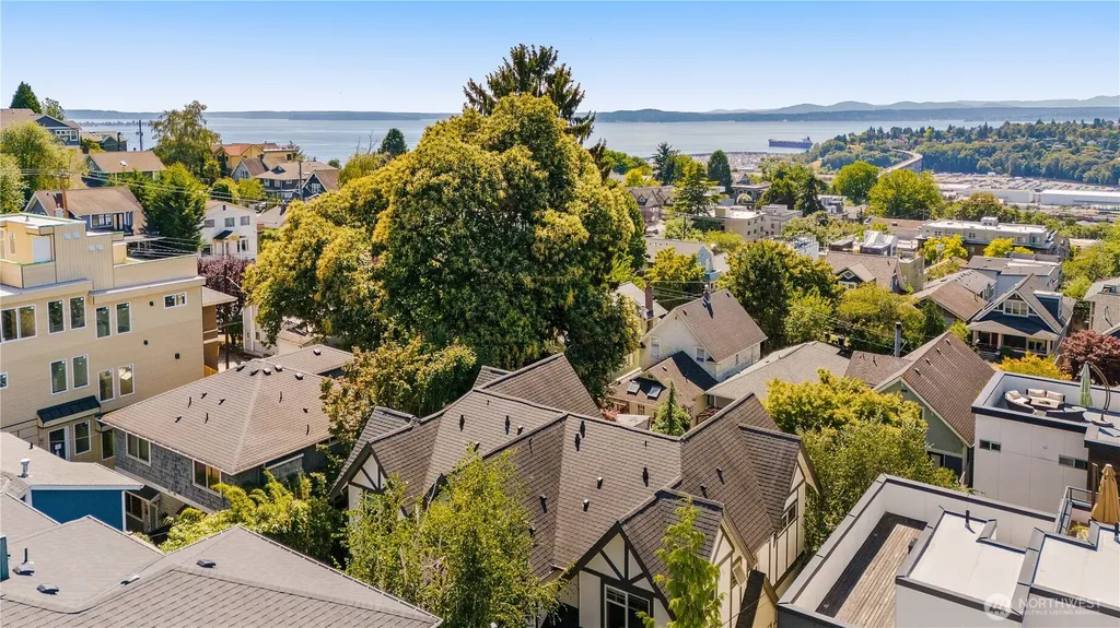 1917 8th Avenue W Seattle WA 98119