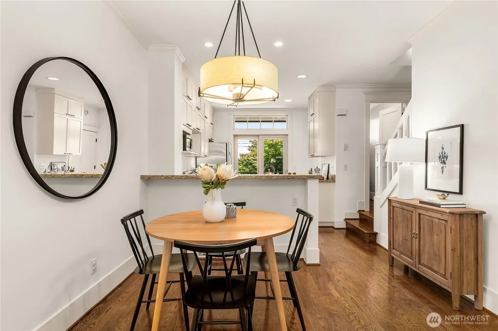 1917 8th Avenue W Seattle WA 98119