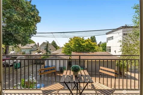1917 8th Avenue W Seattle WA 98119