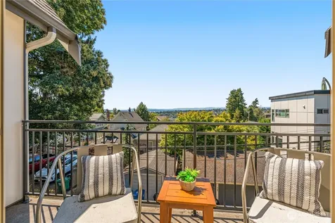 1917 8th Avenue W Seattle WA 98119