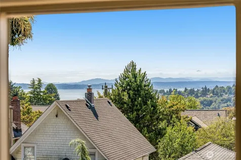 1917 8th Avenue W Seattle WA 98119