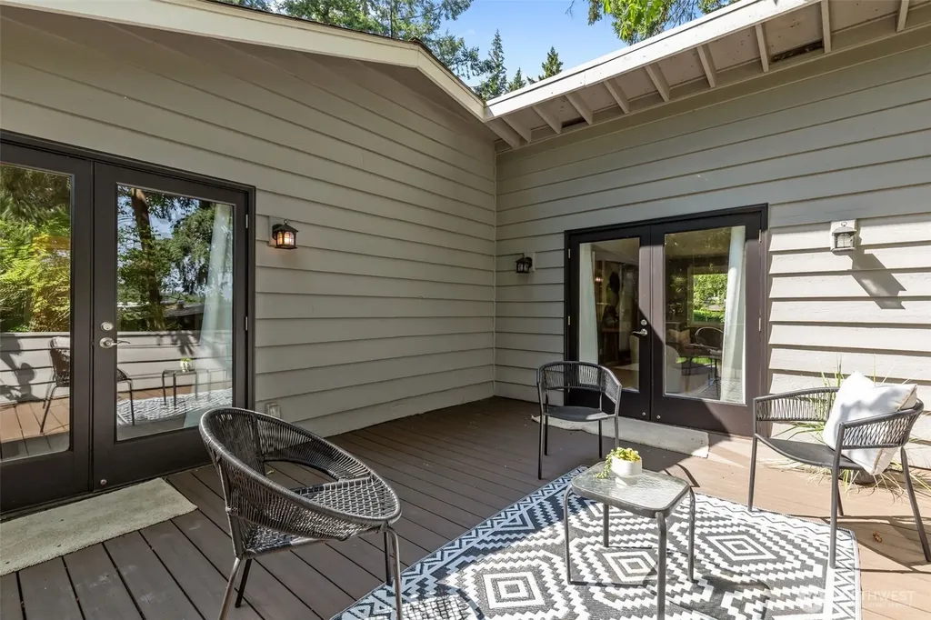 15611 SE 24th Street Bellevue WA 98008