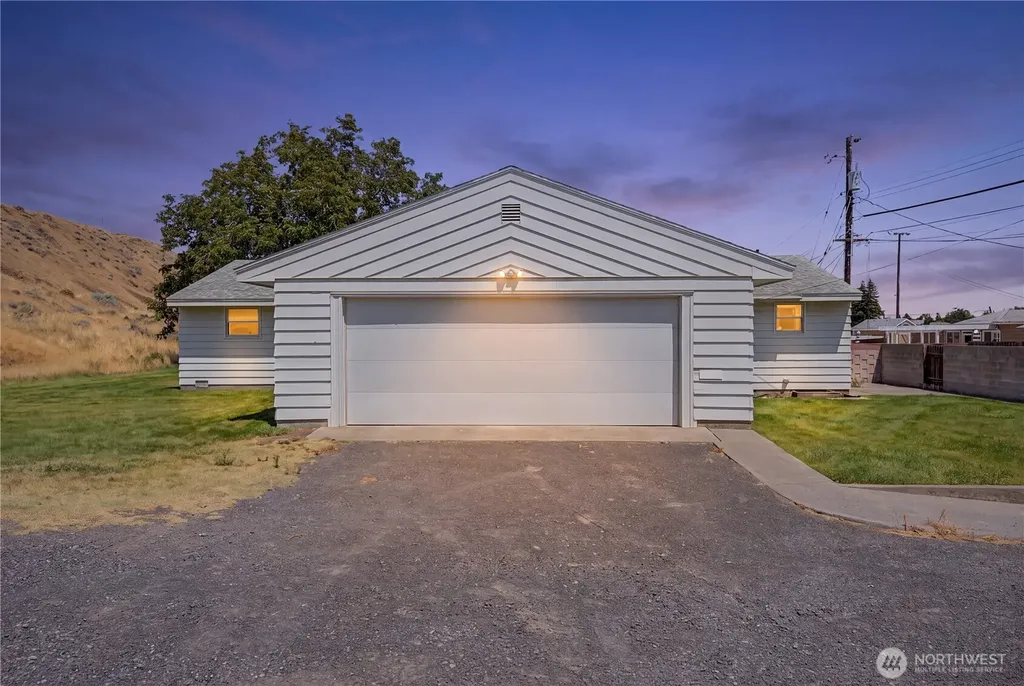 420 11th Street SW Ephrata WA 98823