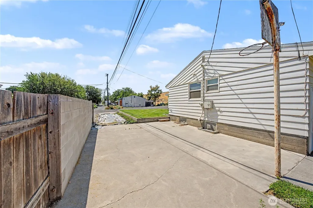420 11th Street SW Ephrata WA 98823