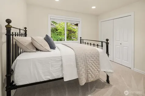 27542 SE 28th Court Sammamish WA 98075