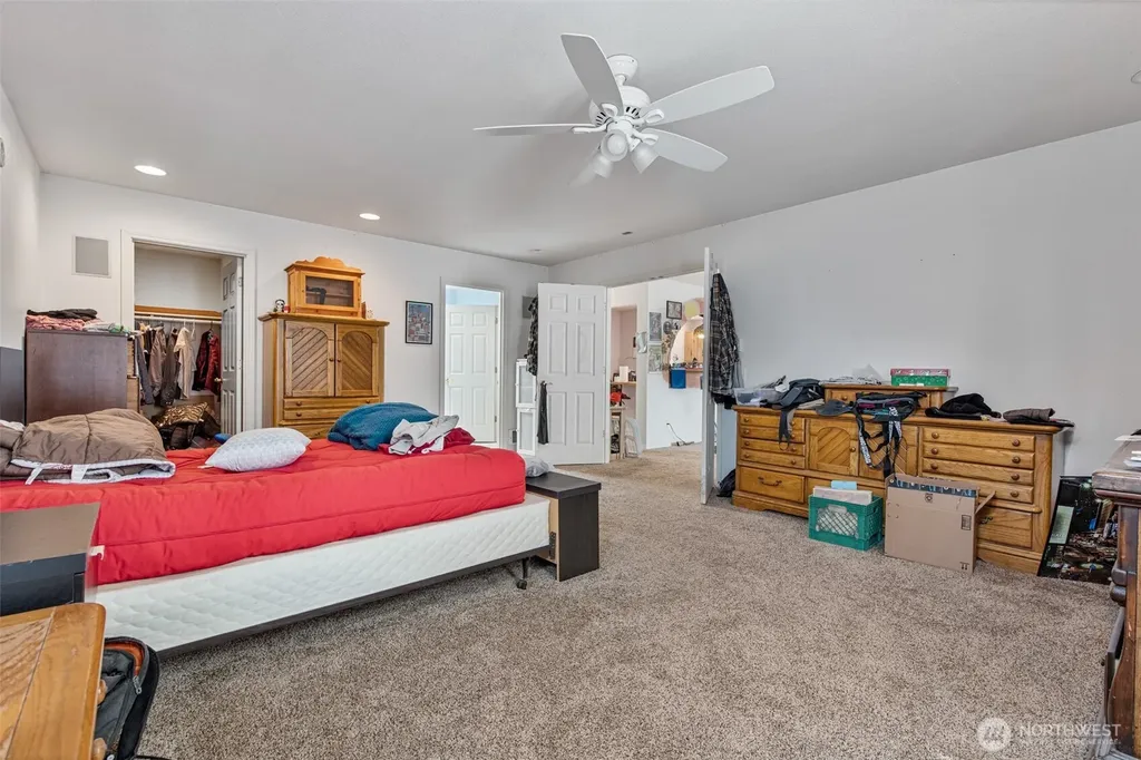 591 E Pickering Road Shelton WA 98584