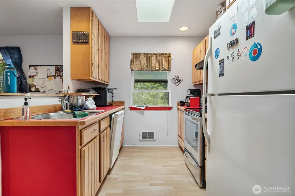 591 E Pickering Road Shelton WA 98584