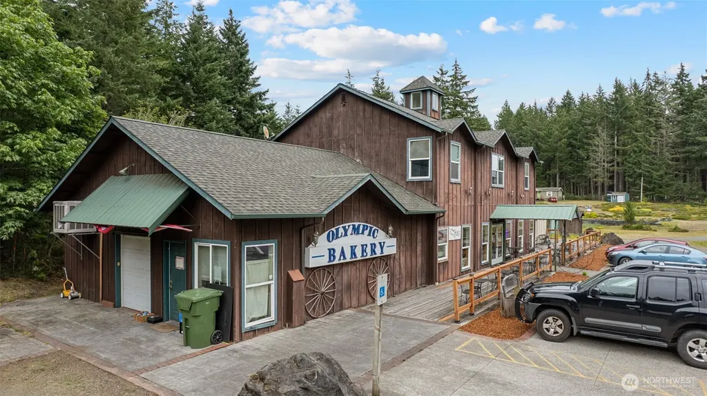 591 E Pickering Road Shelton WA 98584