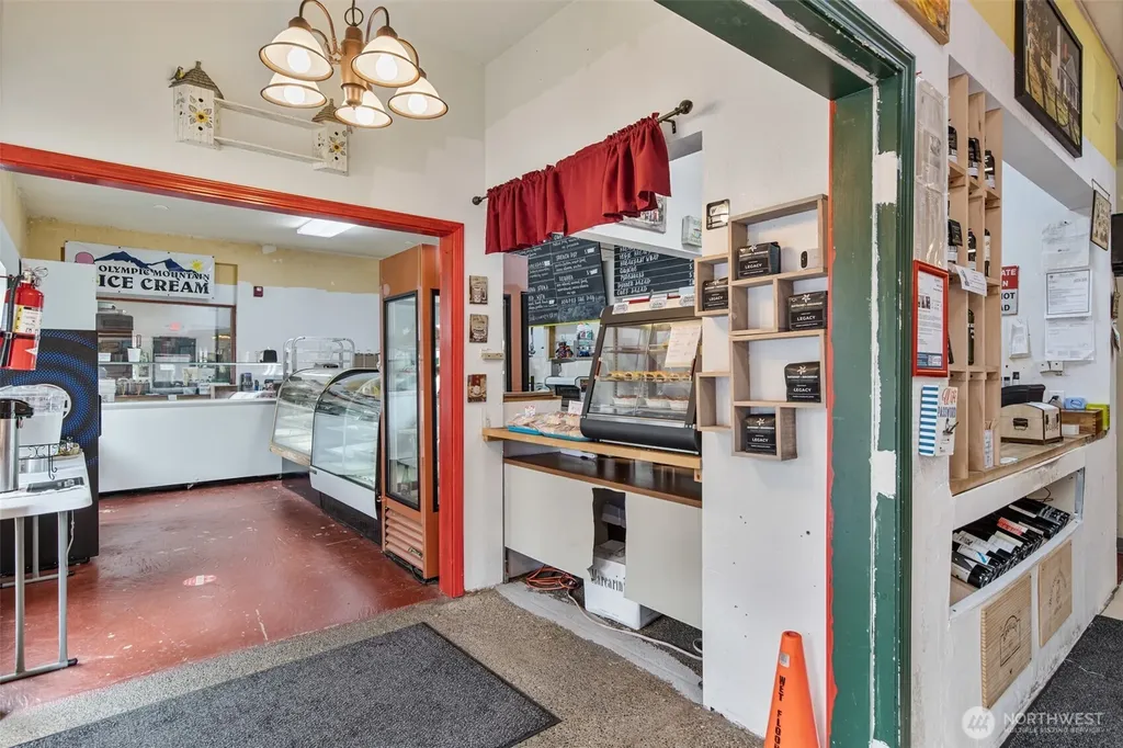 591 E Pickering Road Shelton WA 98584
