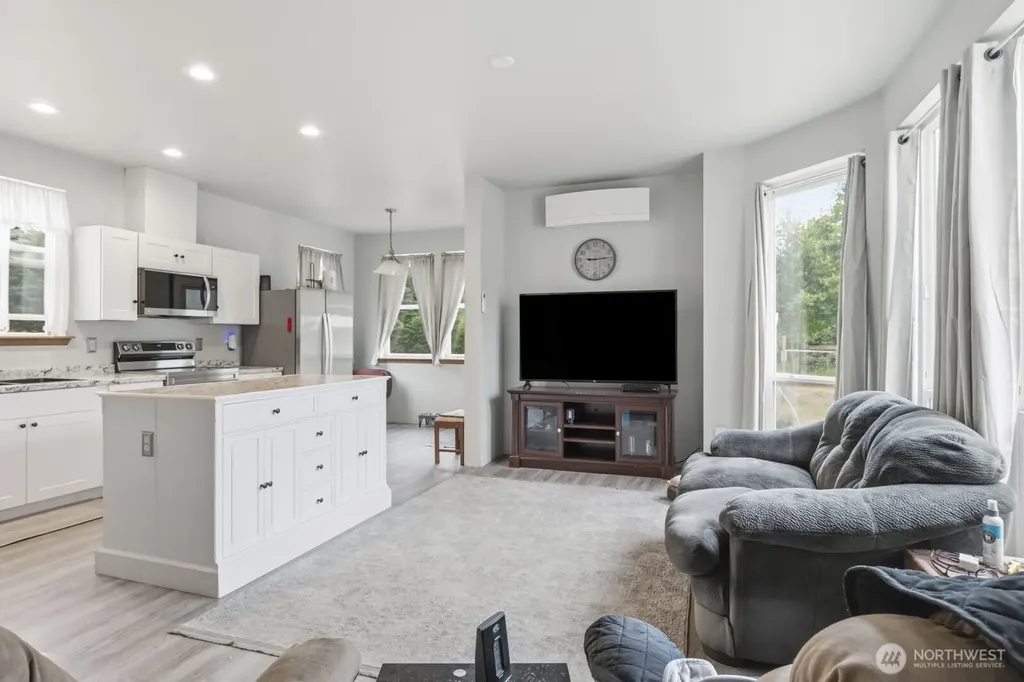 36 Daring Lane Aberdeen WA 98520