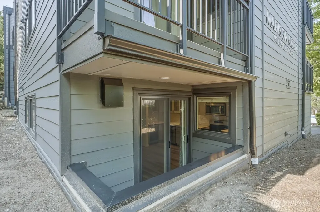 2626 E Madison Street Seattle WA 98112