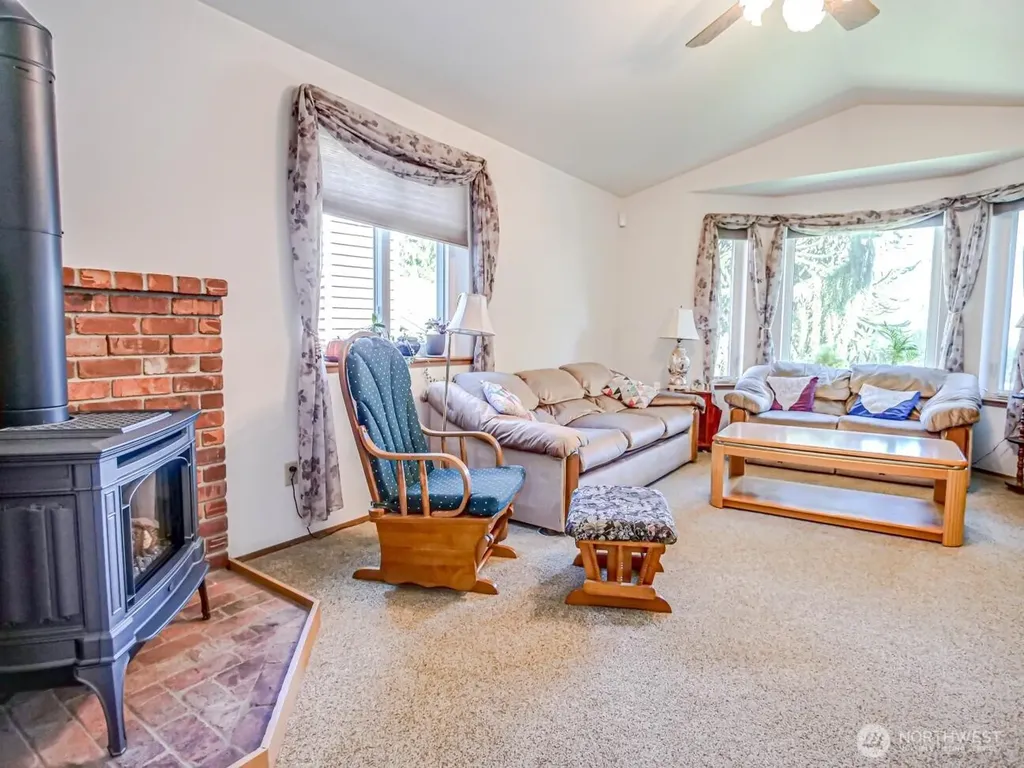 1608 Puget Drive Everett WA 98203